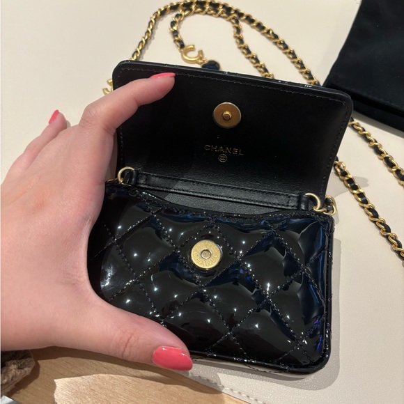 Chanel 22K Mini Pouch Coco Chain - Picture 2 of 2